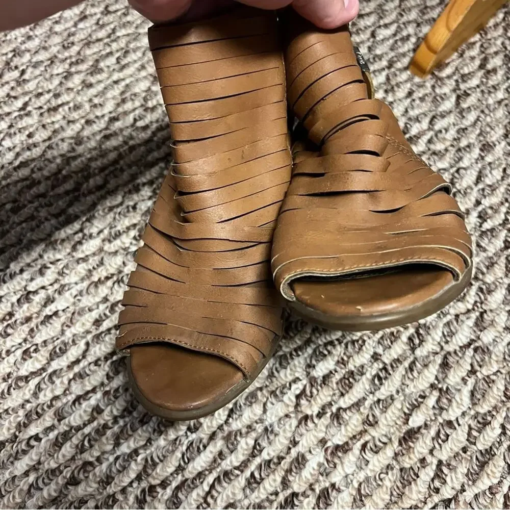 Circus by Sam Edelman Brown Strappy Booties Ankle Boots Size 8